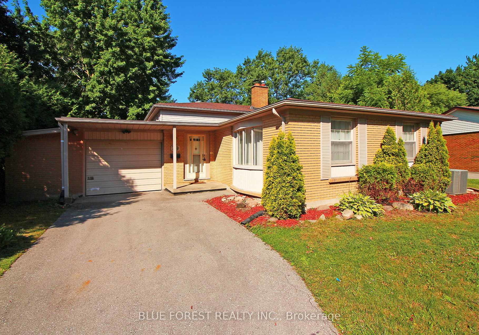 29-queen-anne-circle-london-north-ontario-x12267495