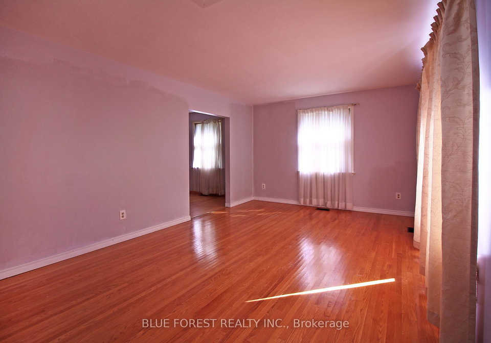 29-queen-anne-circle-london-north-ontario-x12267495