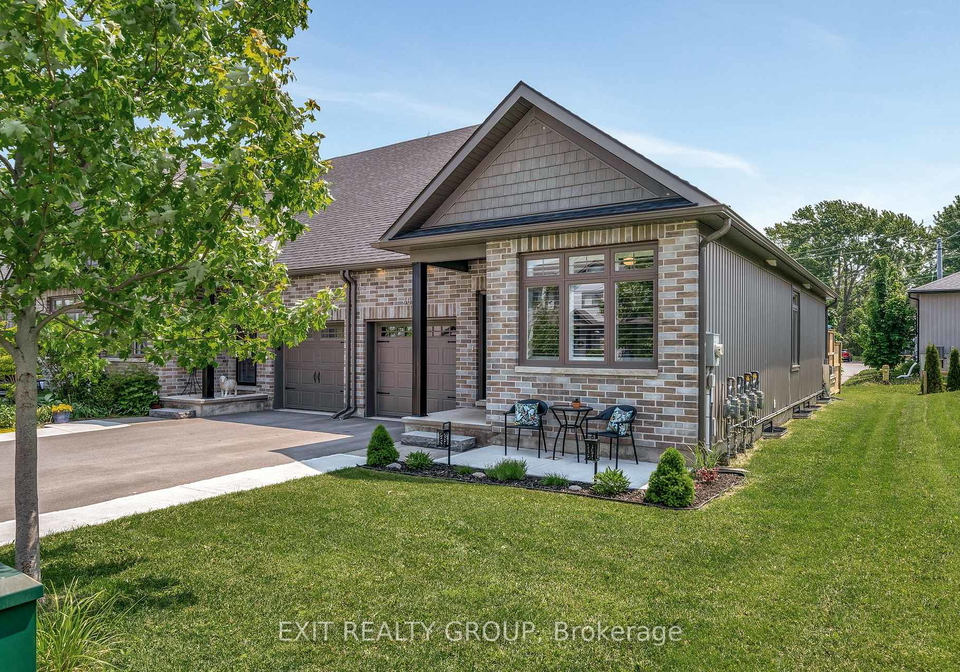 40-curtis-street-prince-edward-county-ontario-x12267934