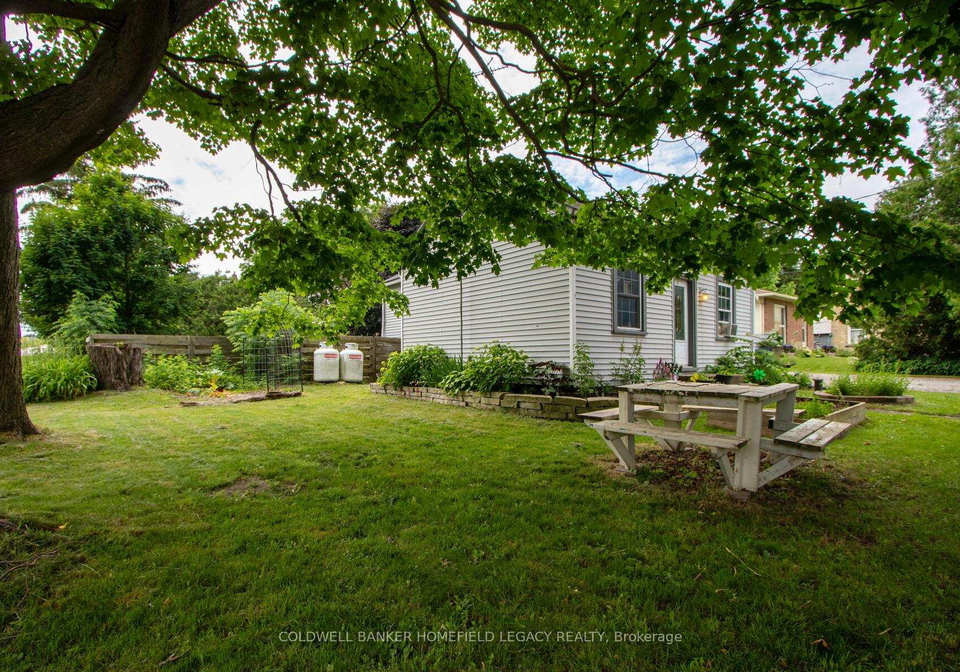 3192-perth-163-road-west-perth-ontario-x12268037