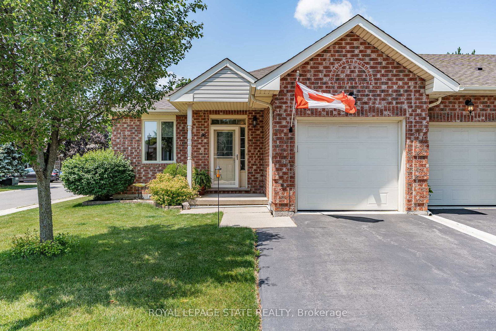 36-twentyplace-boulevard-hamilton-ontario-x12268089