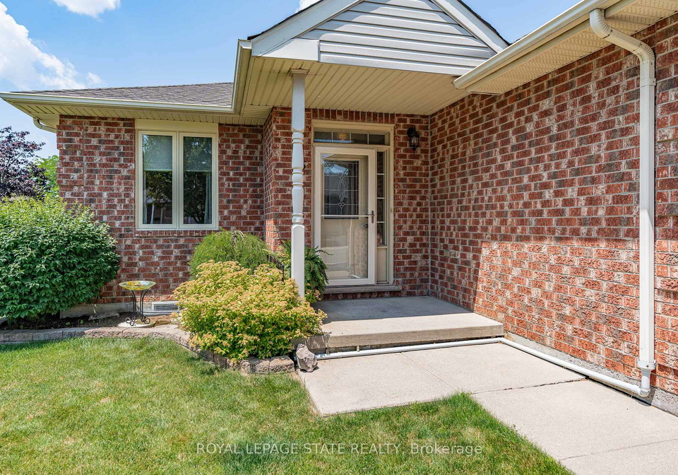 36-twentyplace-boulevard-hamilton-ontario-x12268089