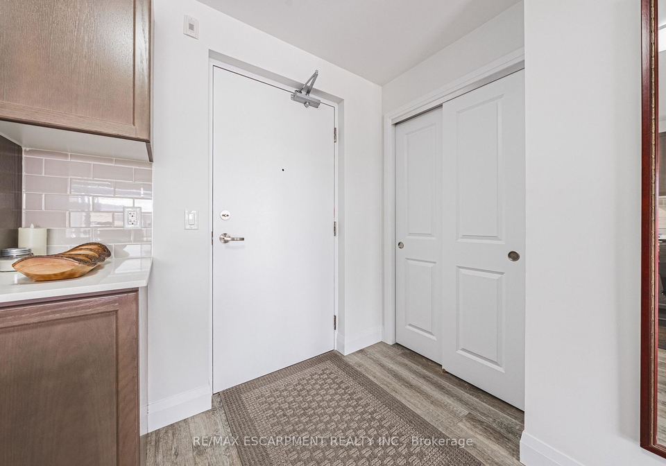 1-redfern-avenue-hamilton-ontario-x12268658
