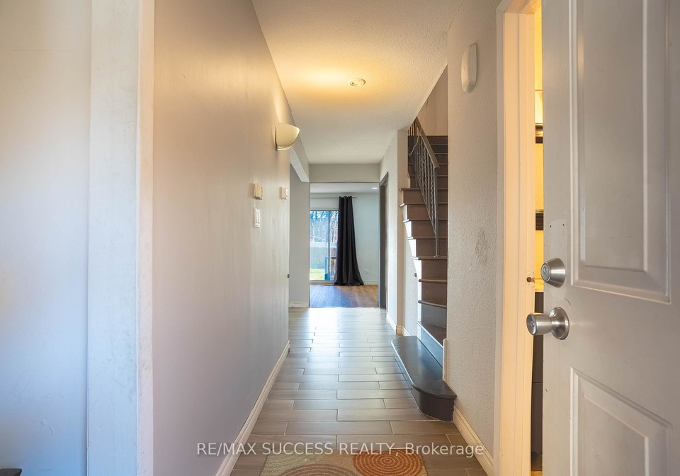 4230-meadowvale-drive-niagara-falls-ontario-x12269086