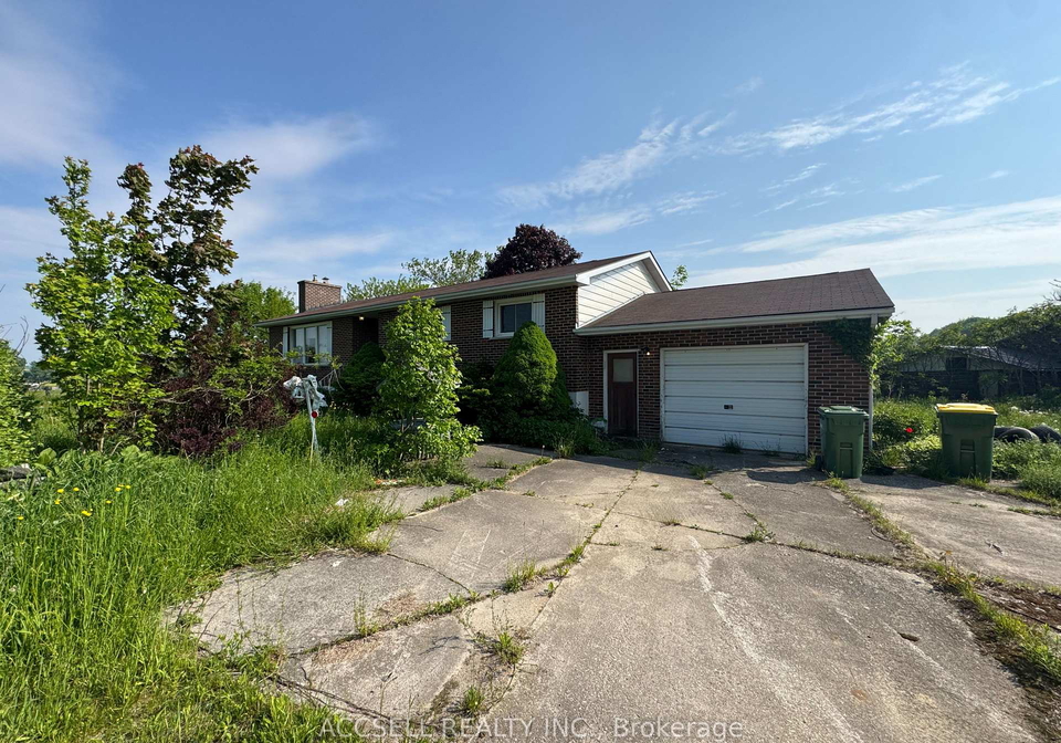 794462-east-back-line-grey-highlands-ontario-x12269252