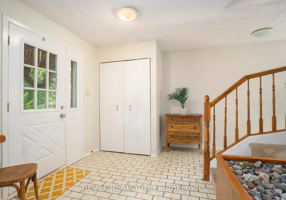 2748-howe-street-ottawa-ontario-x12269418