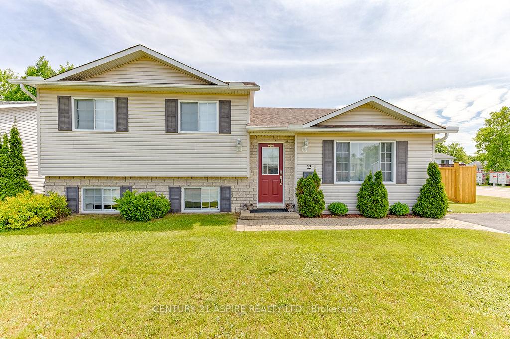 13-daniel-avenue-petawawa-ontario-x12269433