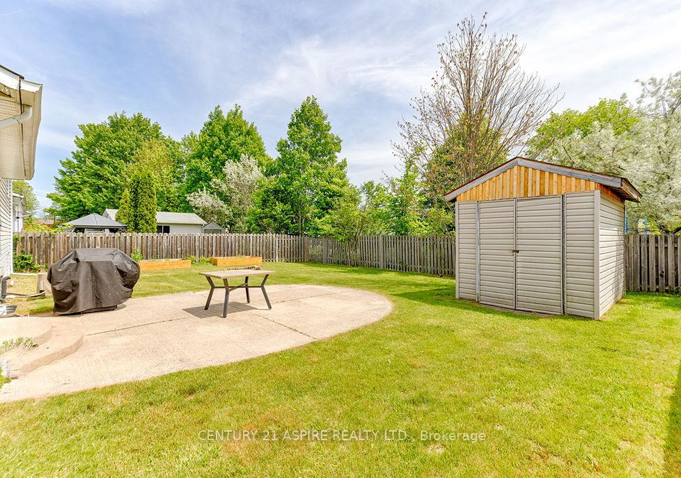 13-daniel-avenue-petawawa-ontario-x12269433