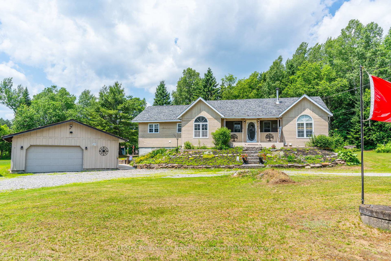 1091-koshlong-lake-road-dysart-et-al-ontario-x12269884
