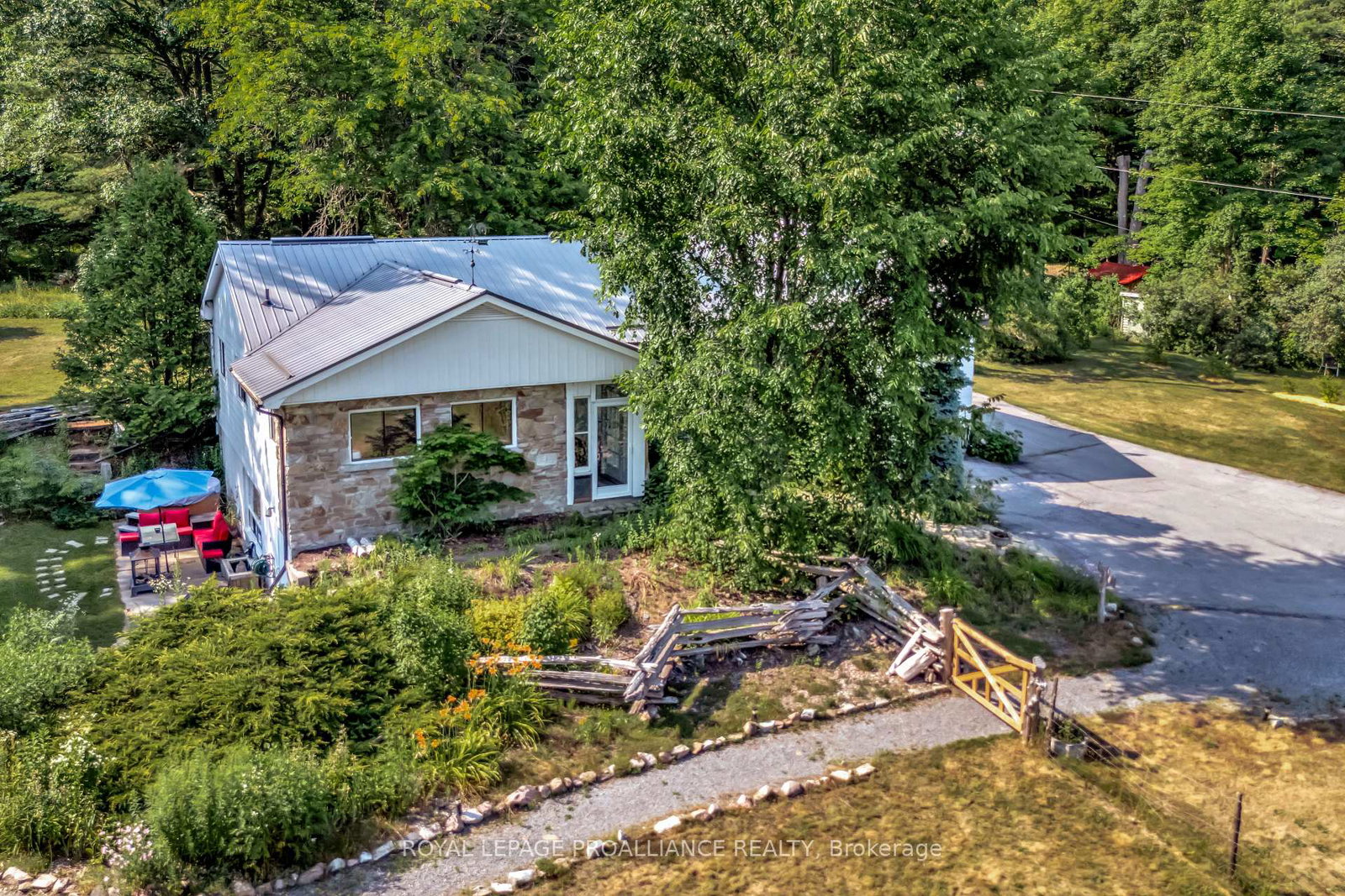 6647-hwy-37-tweed-ontario-x12269896