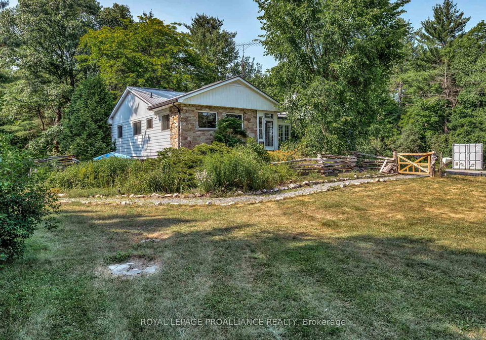 6647-hwy-37-tweed-ontario-x12269896