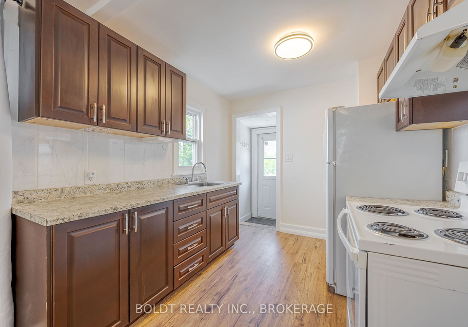 336-carlton-street-s-st-catharines-ontario-x12269983