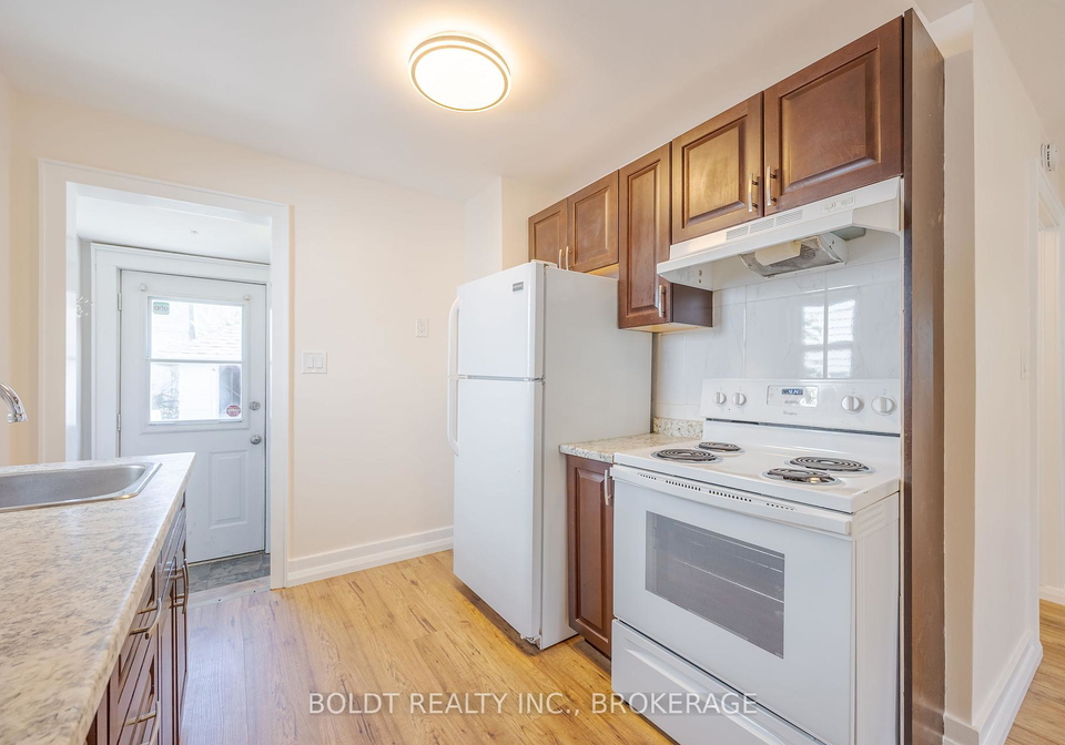 336-carlton-street-s-st-catharines-ontario-x12269983