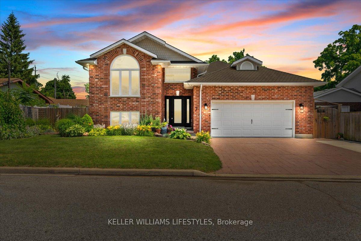 7-york-street-lambton-shores-ontario-x12270153