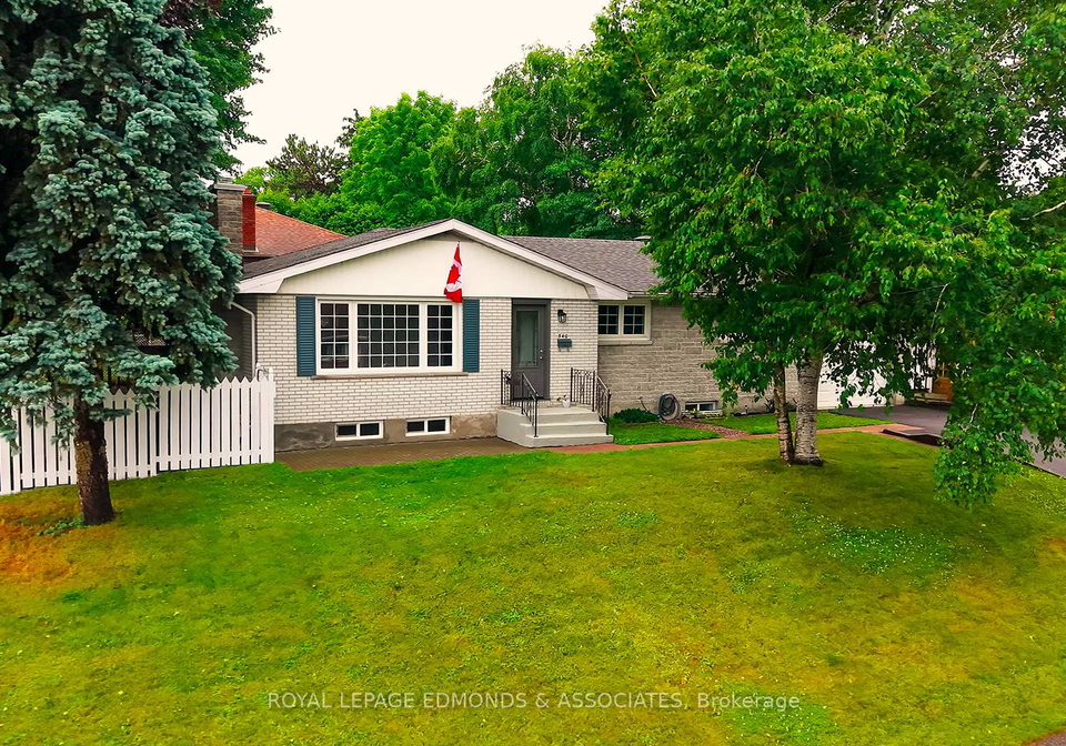 540-esther-street-pembroke-ontario-x12271109