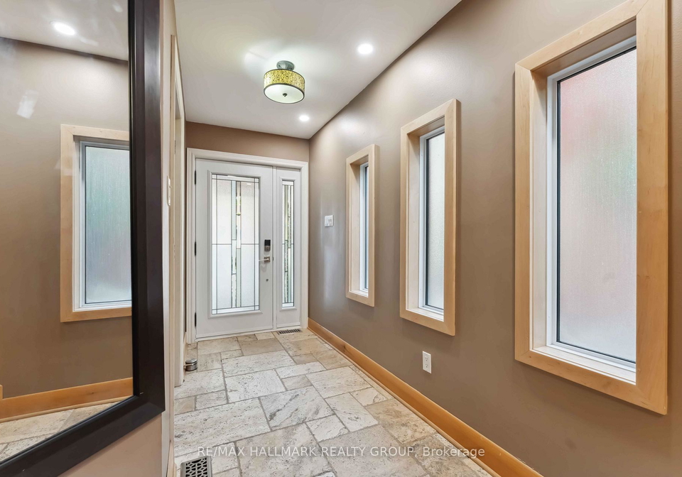 39-robinson-avenue-ottawa-ontario-x12271221