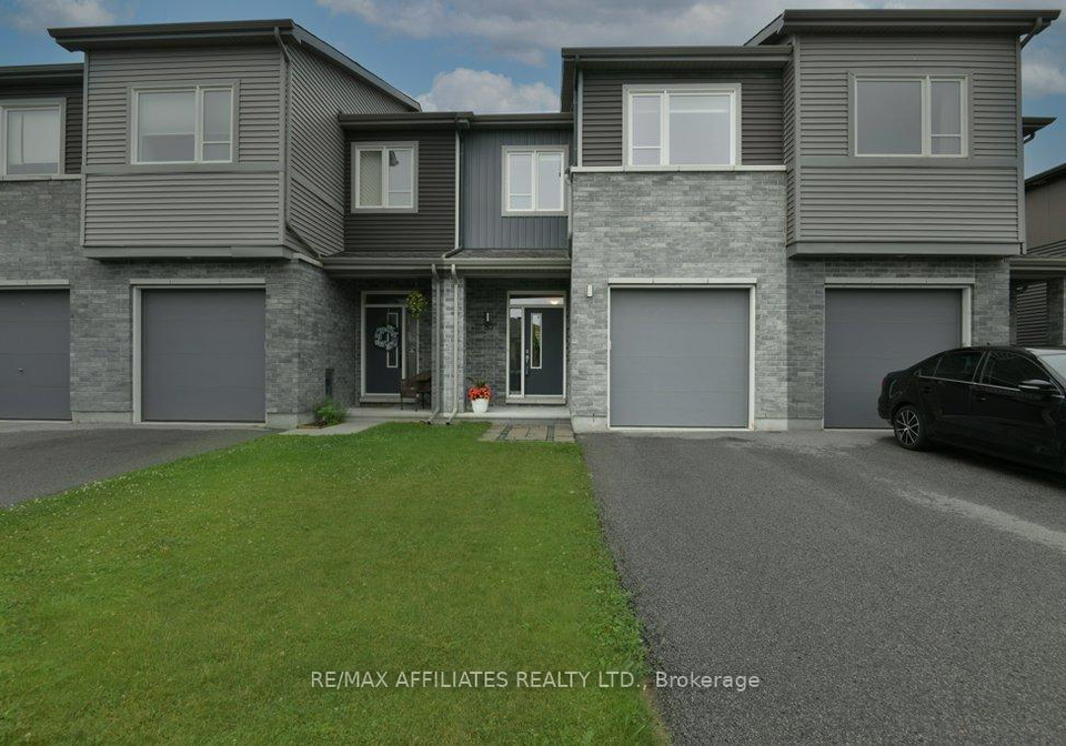 80-riddell-street-carleton-place-ontario-x12271373