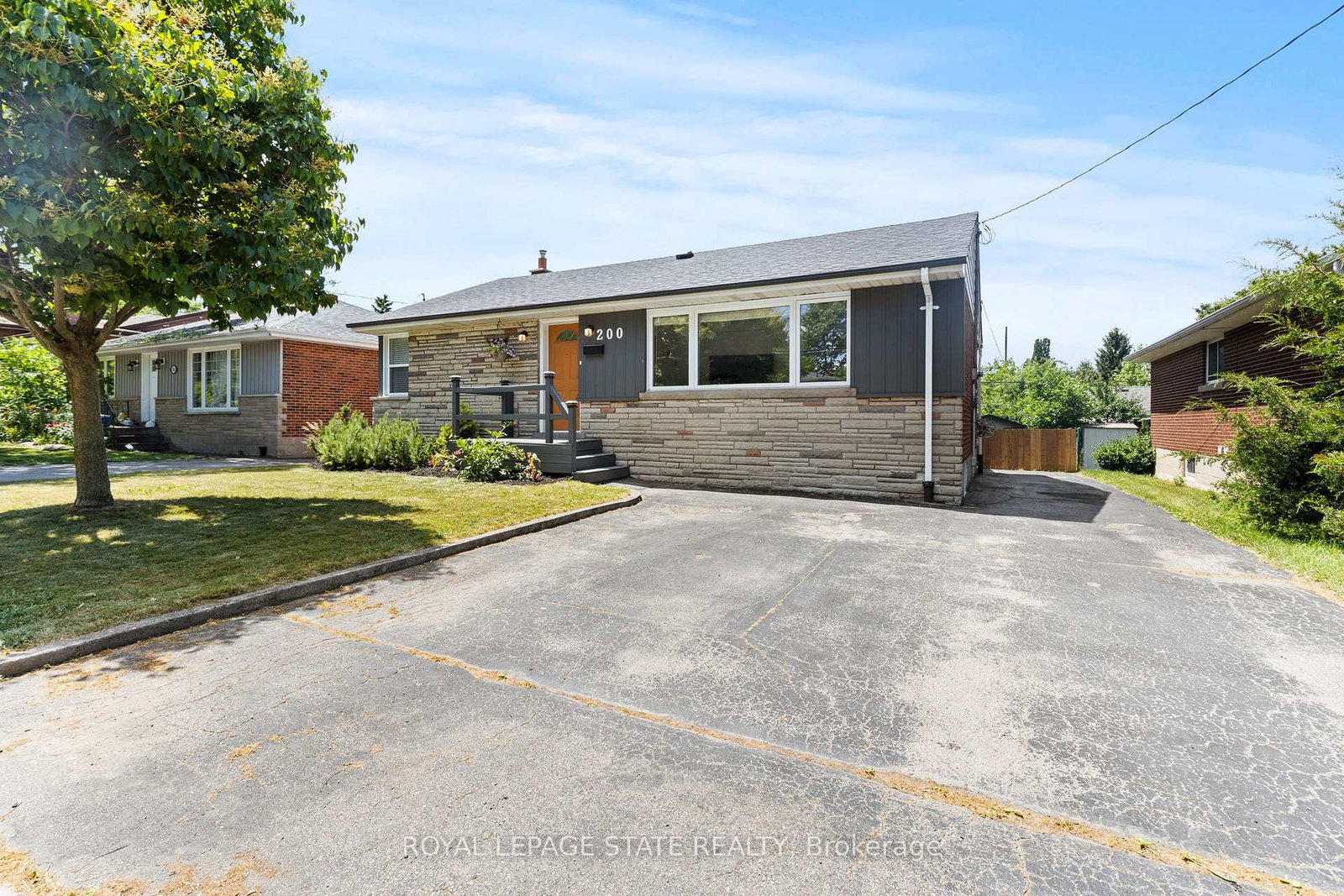 200-upper-paradise-road-hamilton-ontario-x12271419
