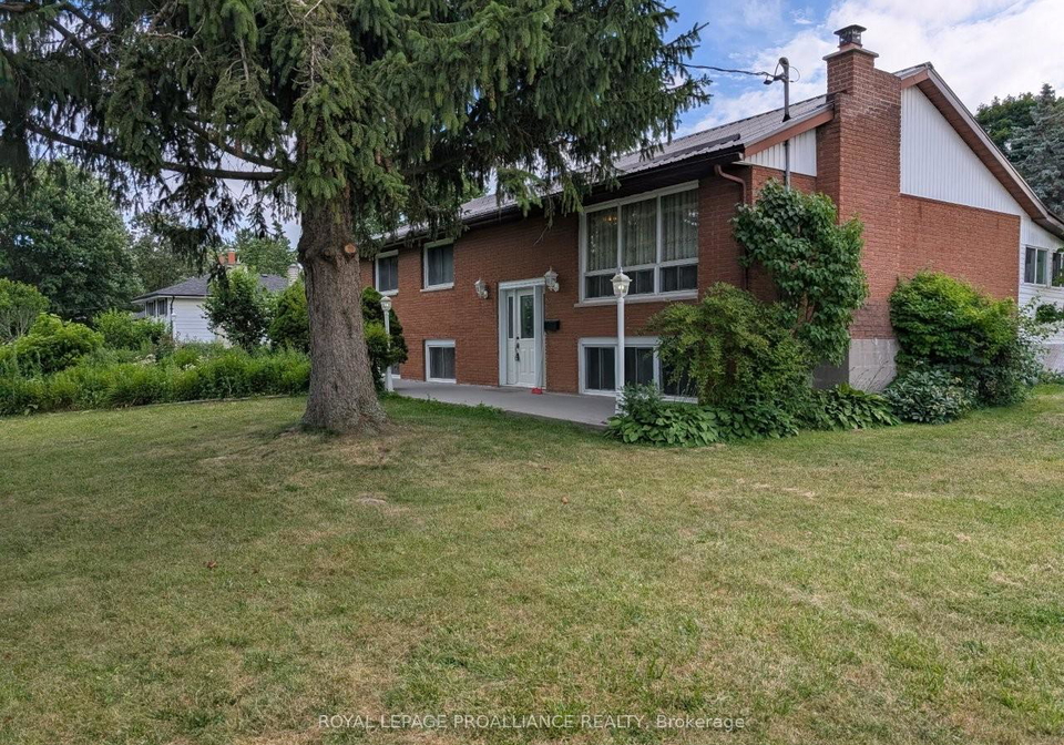 181-colonial-road-quinte-west-ontario-x12271510