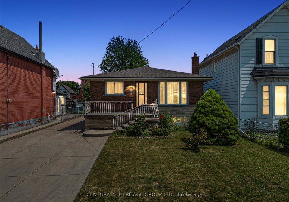 124-tisdale-street-n-hamilton-ontario-x12271668