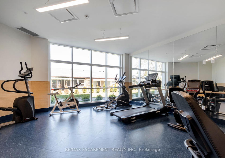 27-szollosy-circle-hamilton-ontario-x12271735