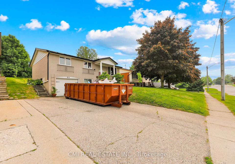 812-dufferin-street-woodstock-ontario-x12272061