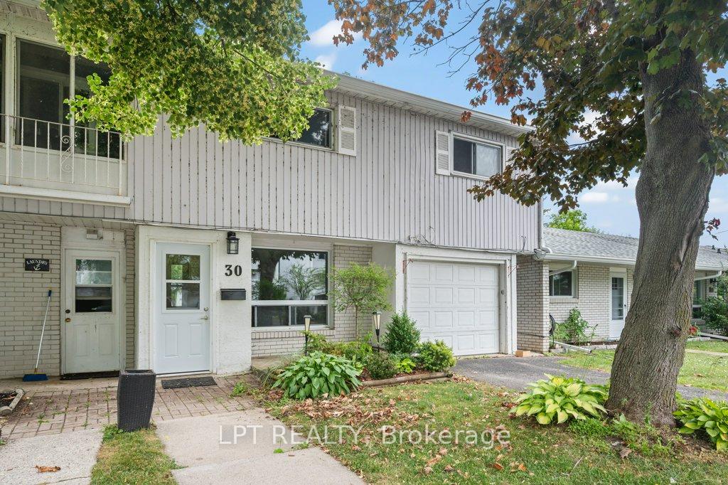 4427-bath-road-loyalist-ontario-x12272743