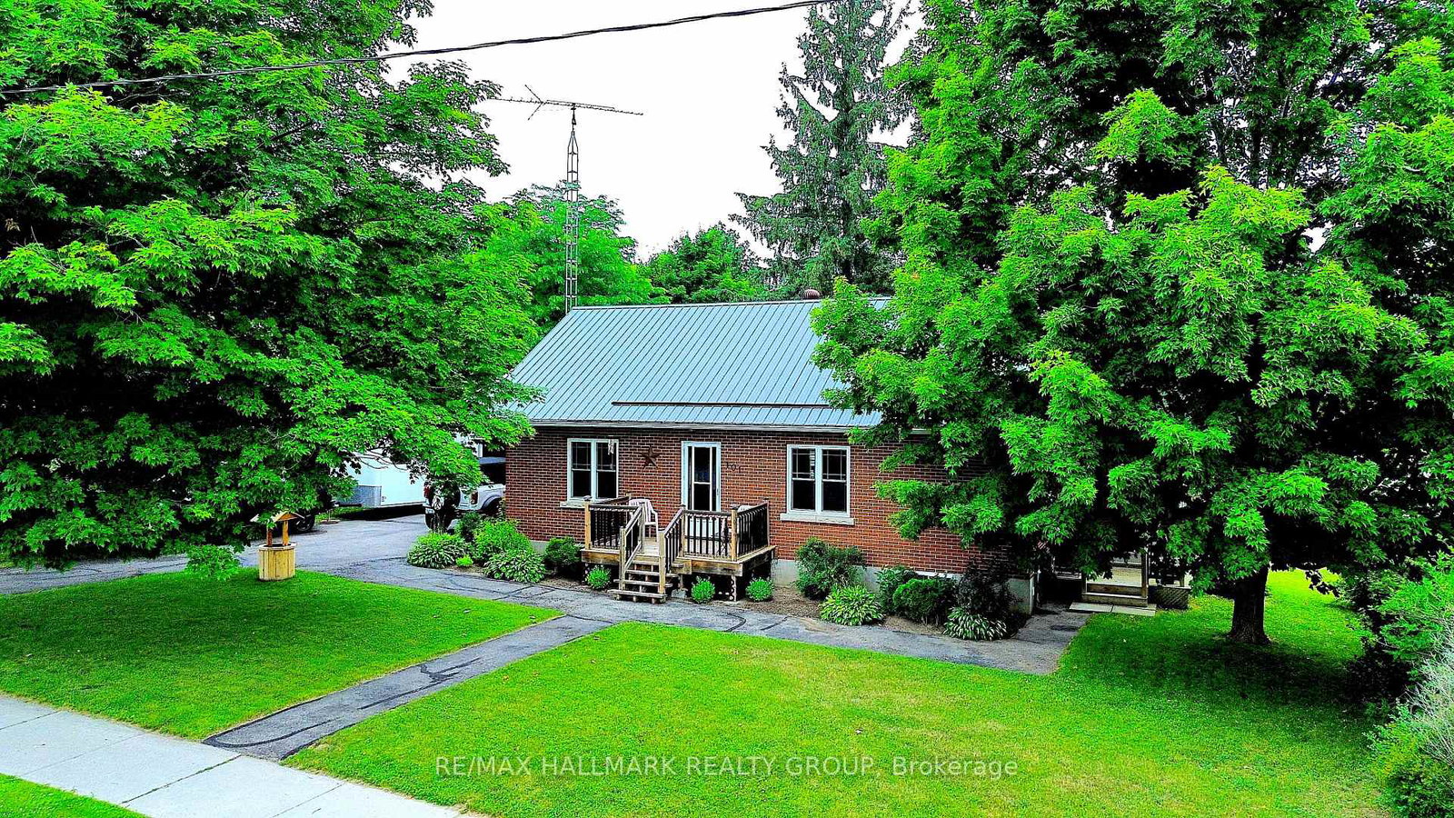 101-clarence-street-lanark-highlands-ontario-x12273211