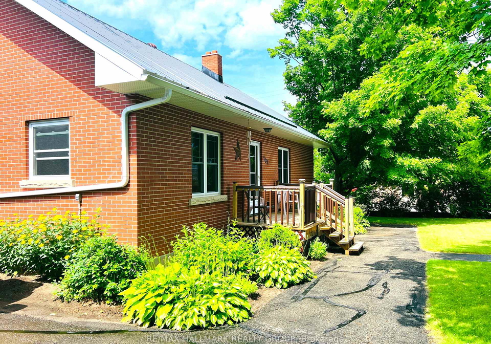101-clarence-street-lanark-highlands-ontario-x12273211