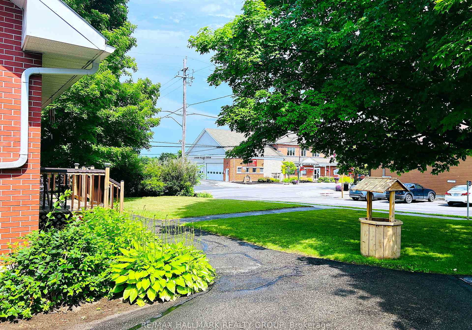 101-clarence-street-lanark-highlands-ontario-x12273211