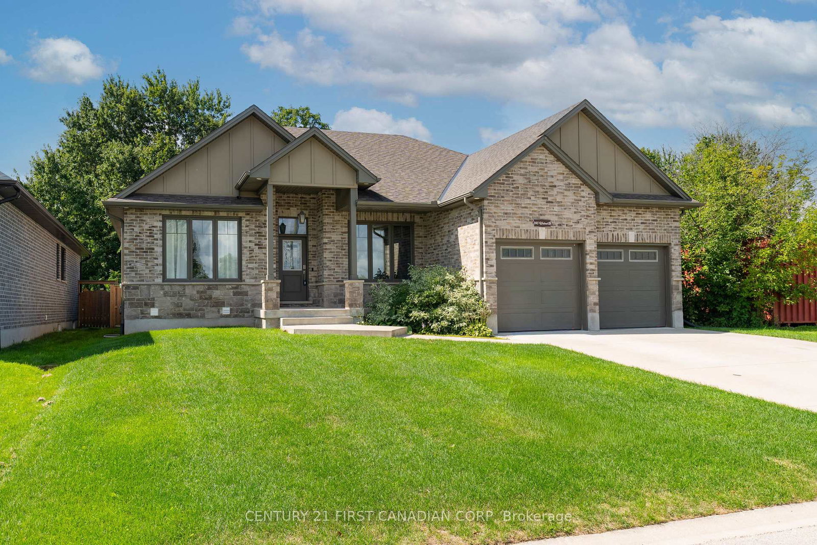 245-walnut-street-lucan-biddulph-ontario-x12273745
