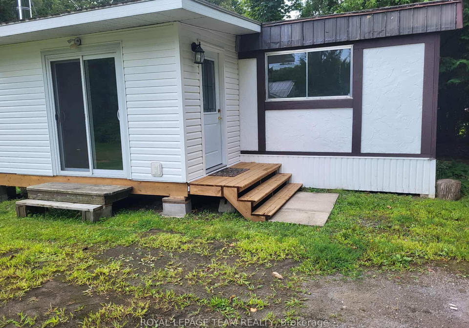 27-jennifer-lane-horton-ontario-x12273890