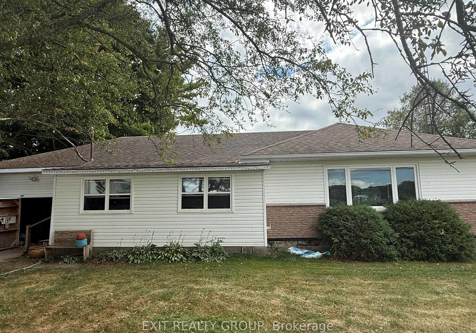 1126-county-road-10-prince-edward-county-ontario-x12274193
