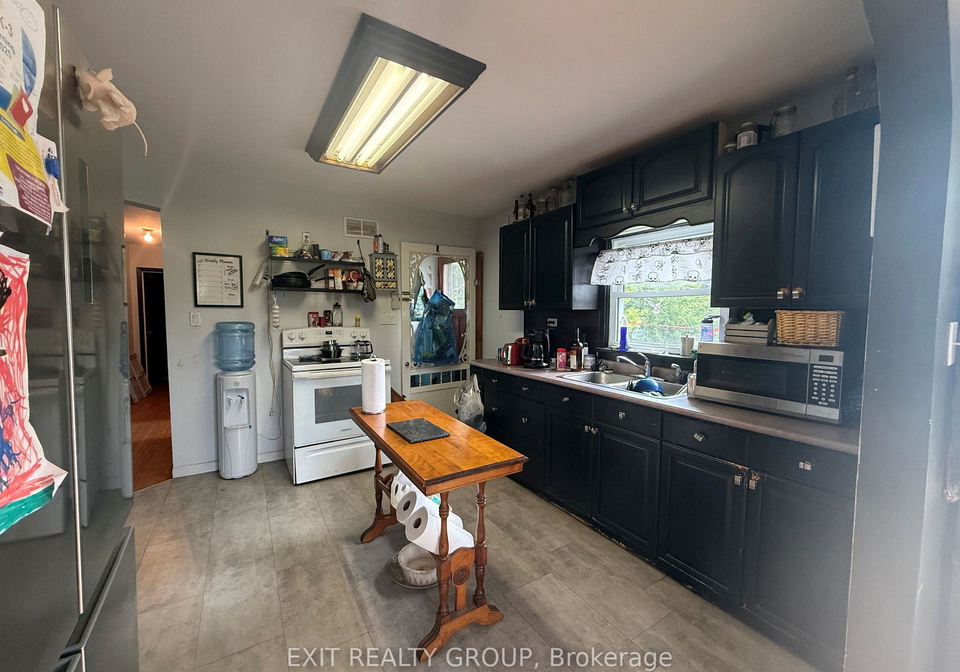 1126-county-road-10-prince-edward-county-ontario-x12274193