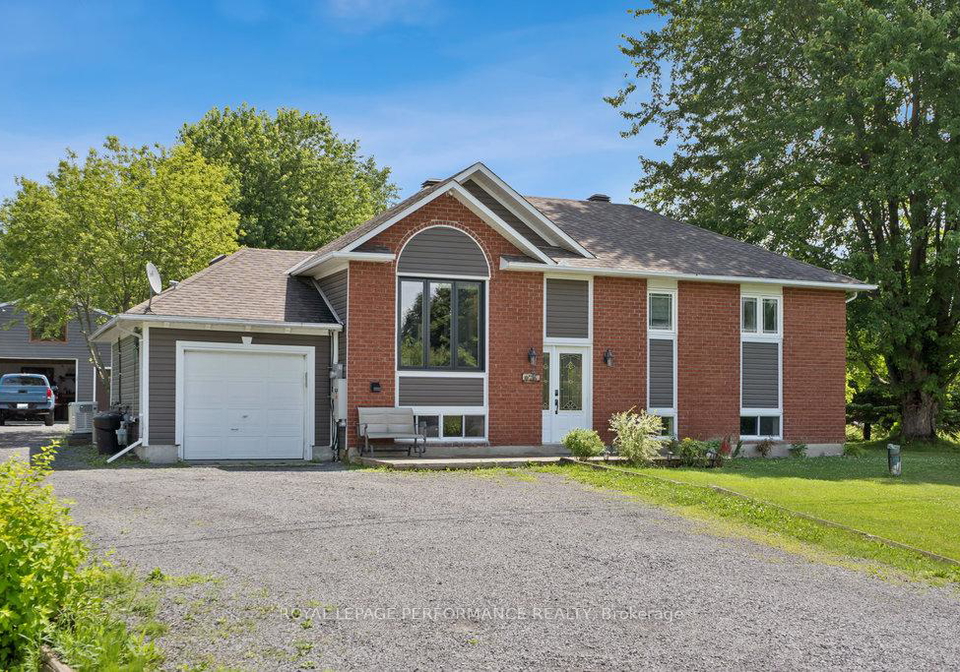 1107-de-la-foret-promenade-clarence-rockland-ontario-x12274843