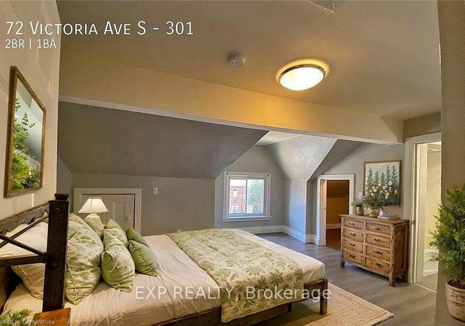 72-victoria-avenue-s-hamilton-ontario-x12274846