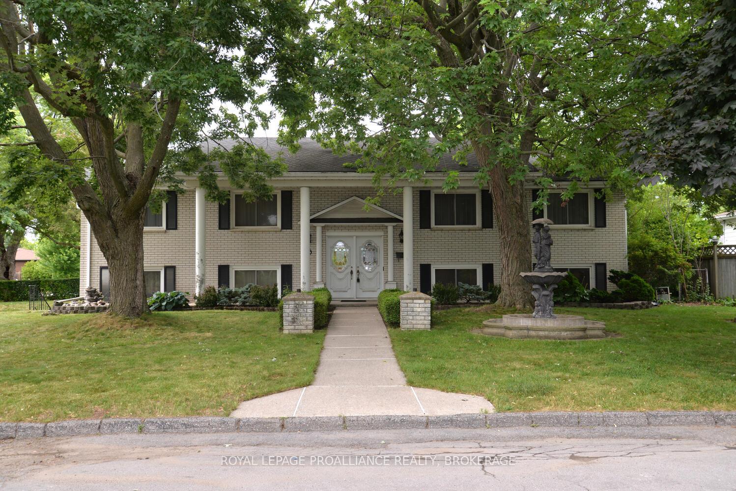6-michael-grass-crescent-kingston-ontario-x12275181