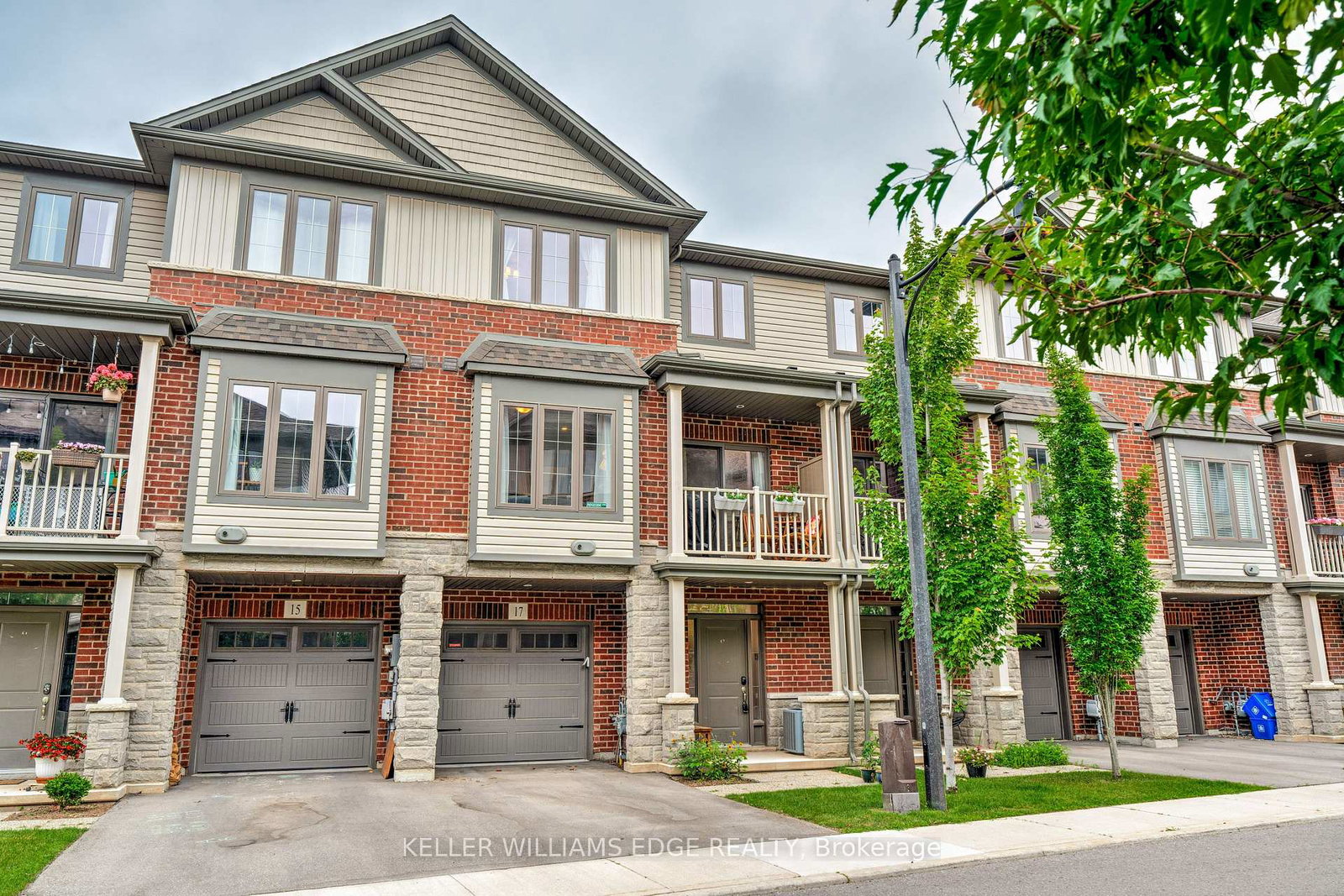 17-ridgeside-lane-hamilton-ontario-x12275209