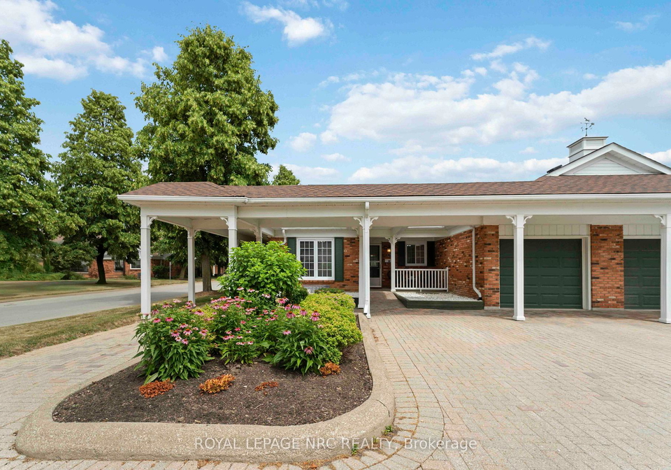 4175-strawberry-court-lincoln-ontario-x12275220