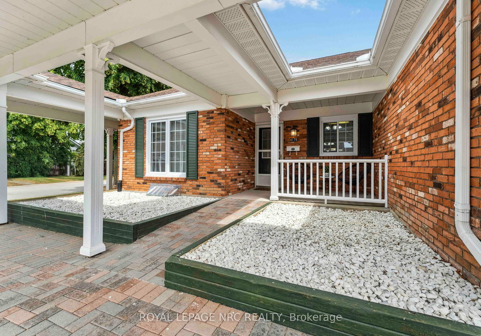 4175-strawberry-court-lincoln-ontario-x12275220