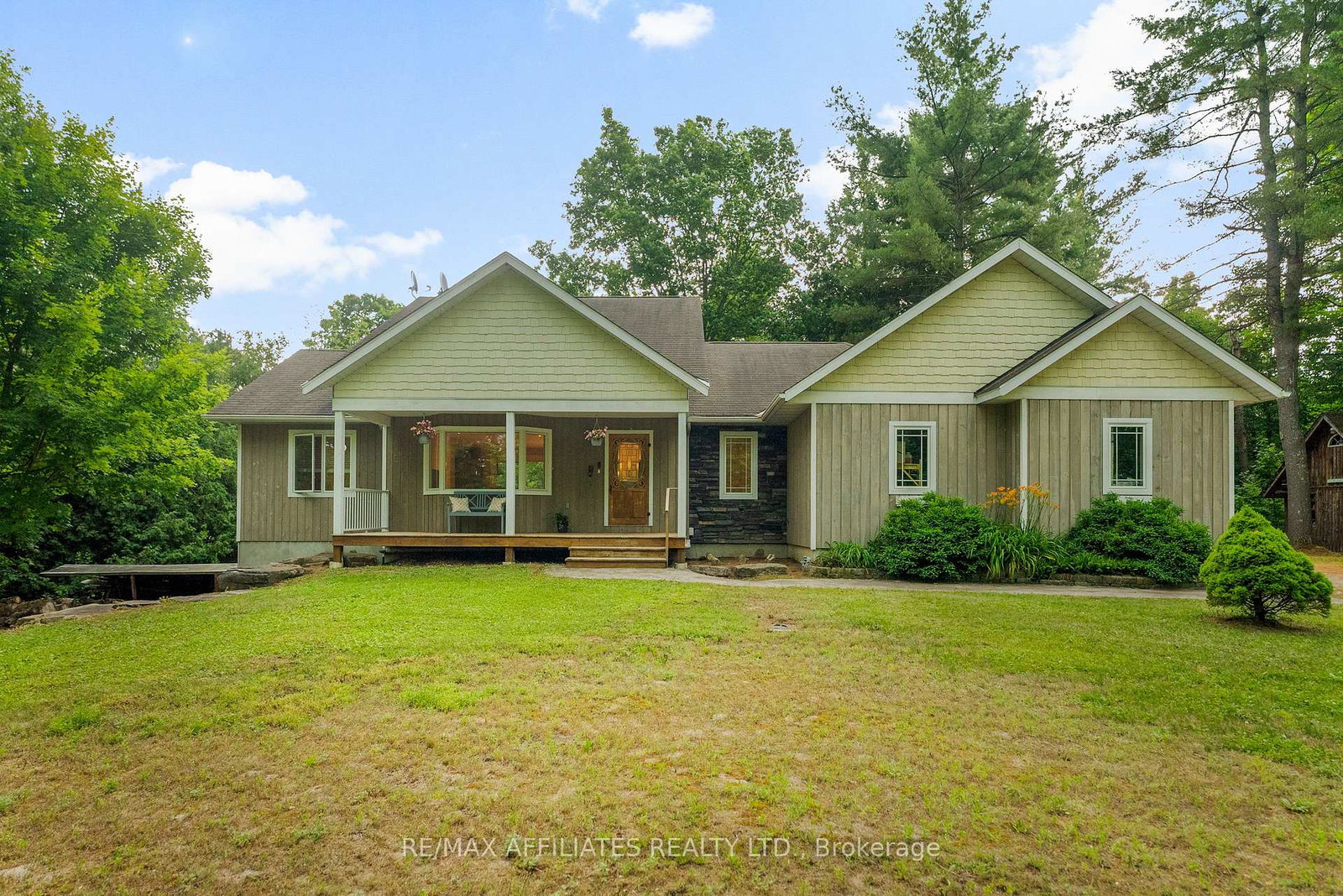 955-bathurst-9th-concession-tay-valley-ontario-x12275455