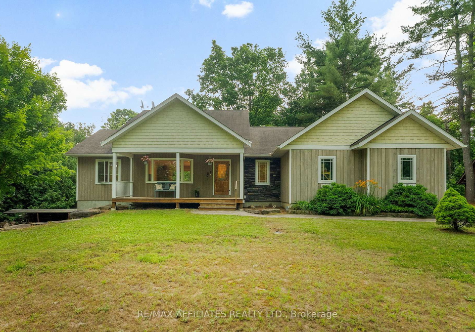 955-bathurst-9th-concession-tay-valley-ontario-x12275455