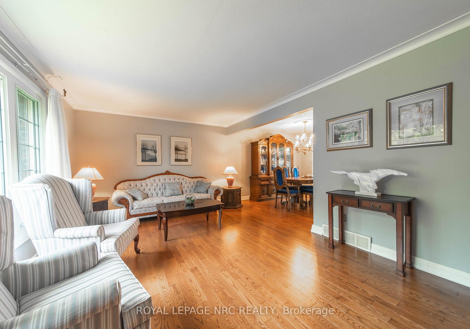 4986-camelot-crescent-niagara-falls-ontario-x12275490