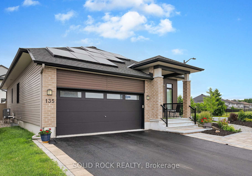 135-pathfinder-way-ottawa-ontario-x12275636