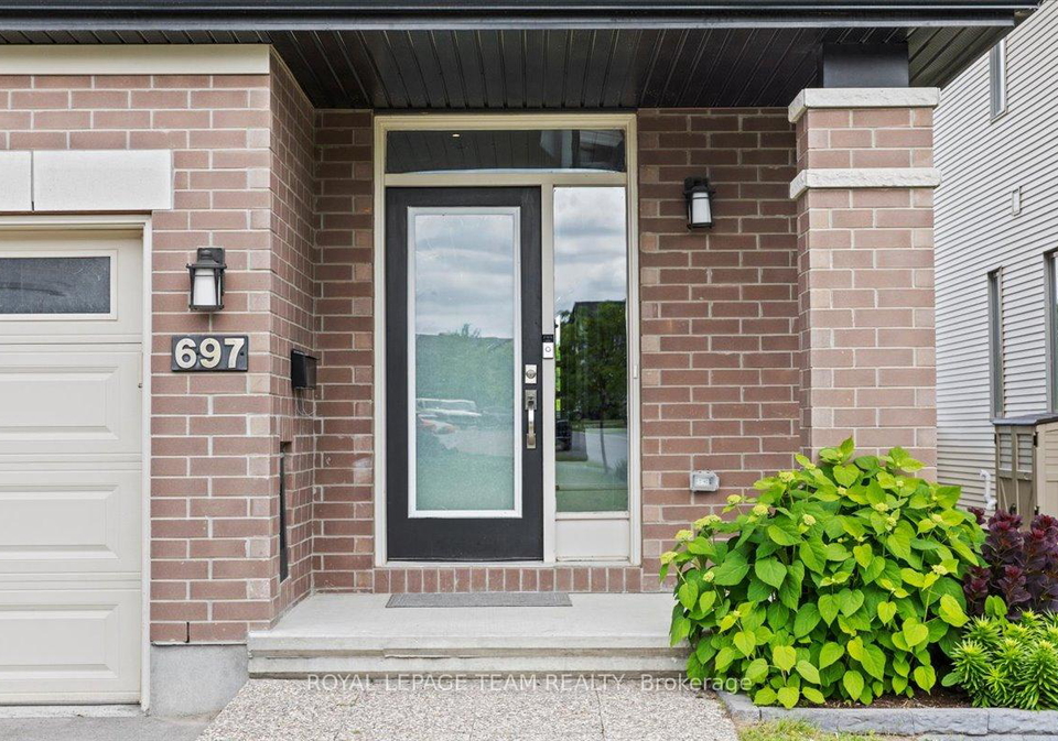 697-putney-crescent-ottawa-ontario-x12275849