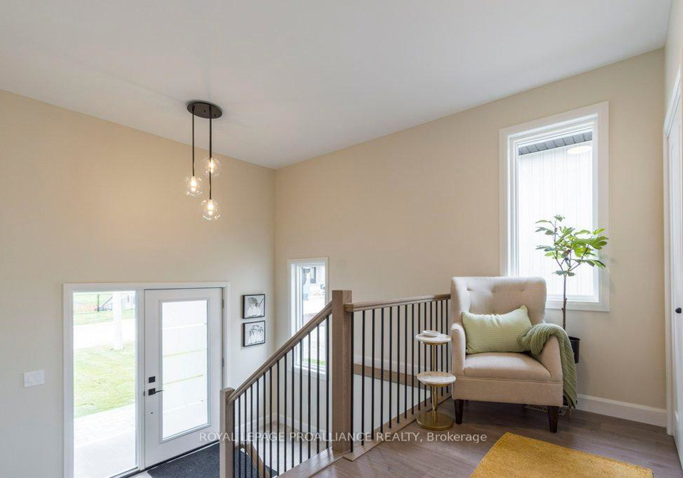 35-meagan-lane-quinte-west-ontario-x12276014