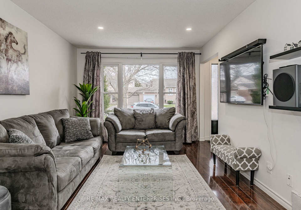 92-stoney-brook-crescent-st-catharines-ontario-x12276105
