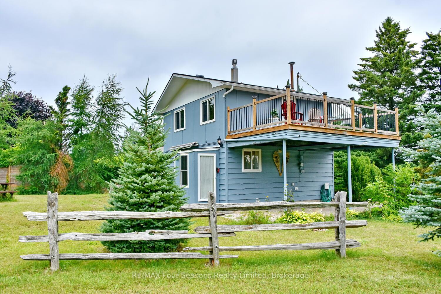 209540-26-highway-w-w-blue-mountains-ontario-x12276414