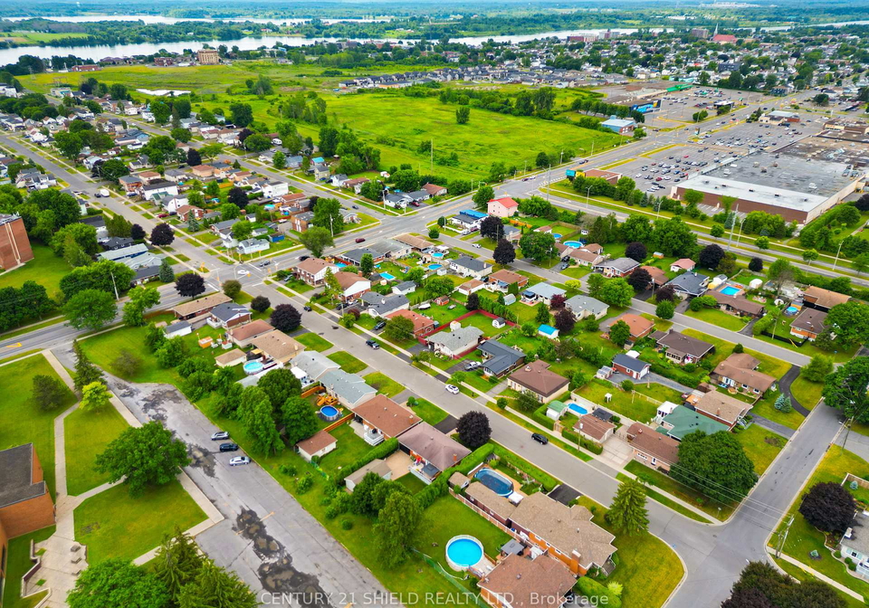 425-lynwood-drive-cornwall-ontario-x12277661