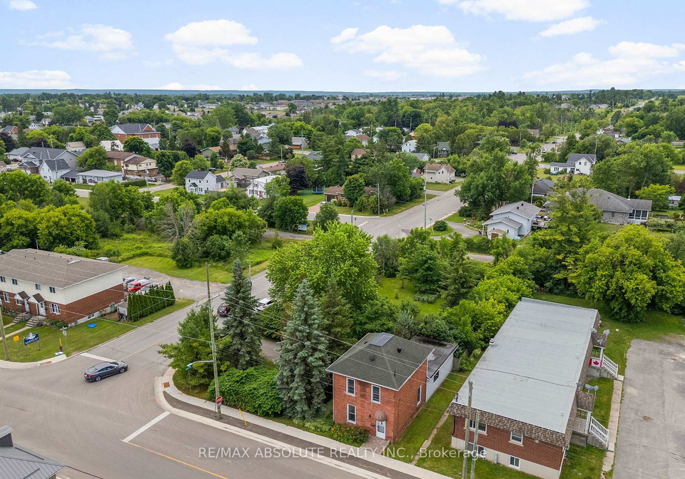 8-river-road-mcnabbraeside-ontario-x12277798